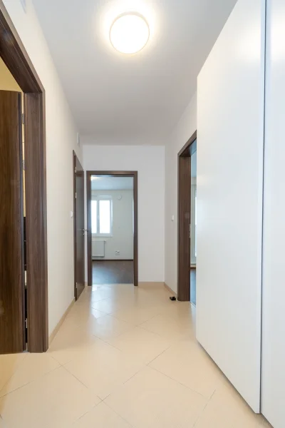 Pronájem bytu 2+kk s balkónem, ulice Poděbradská 1158/49, Praha - Hloubětín