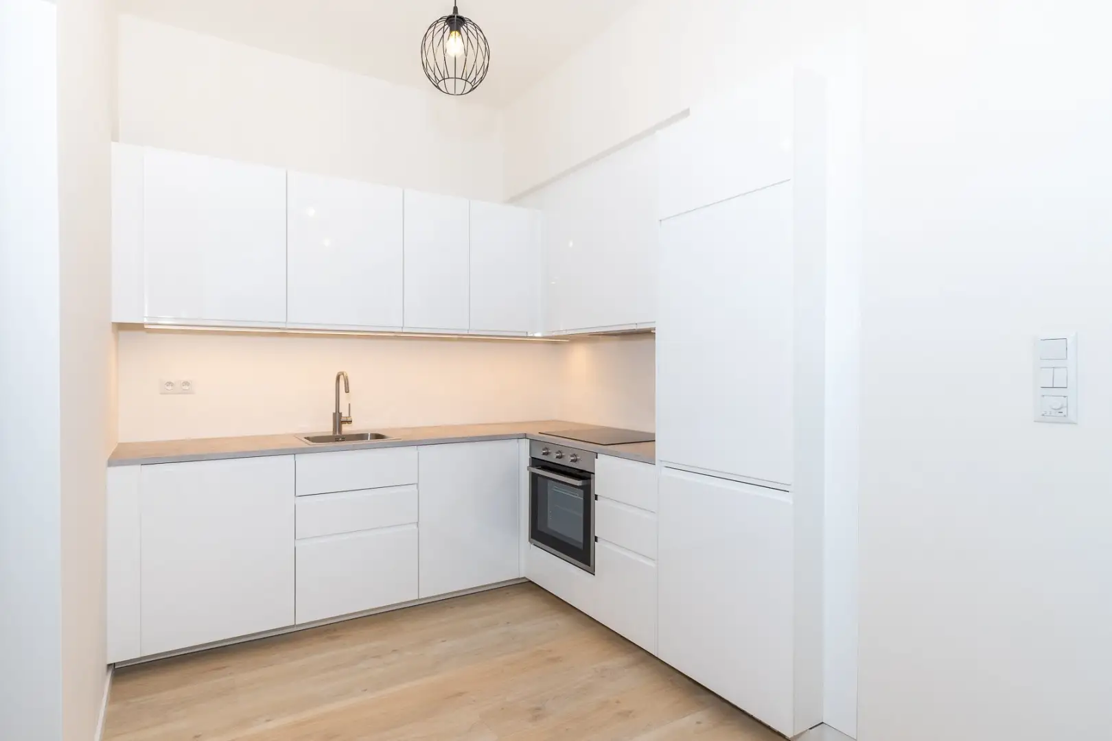 Pronájem bytu 2+kk, 47 m² - Praha - Košíře