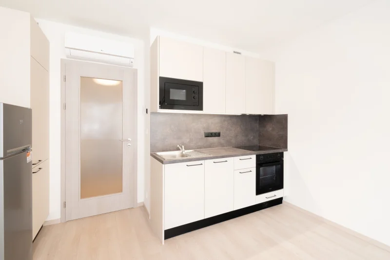 Pronájem bytu 1+kk 32 m², Praha - Hloubětín