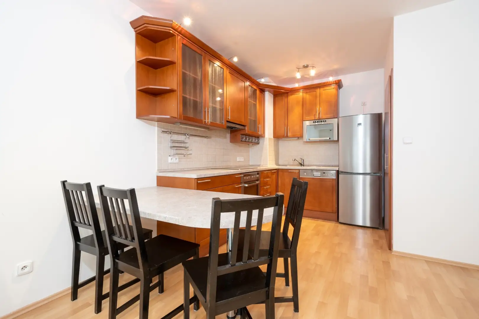 Pronájem bytu 2+kk/B/G/K 56m² - Praha - Hlubočepy