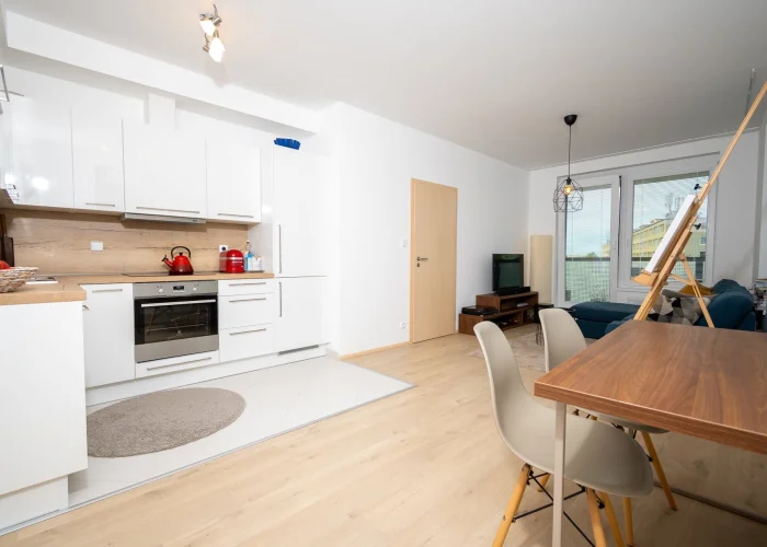Pronájem bytu 2+kk/T/G o výměře 56m² - Praha - Střížkov