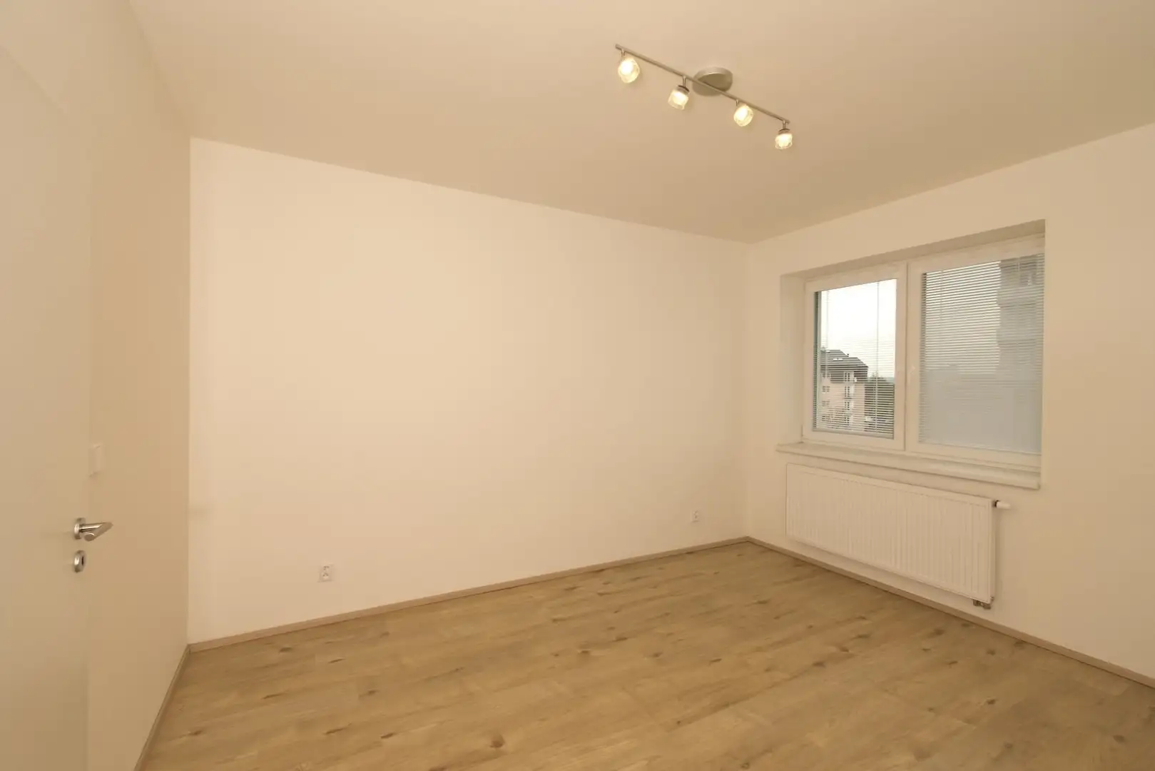 Pronájem bytu 2+kk/B/G/S, 45 m², nezařízený, Rakovník II