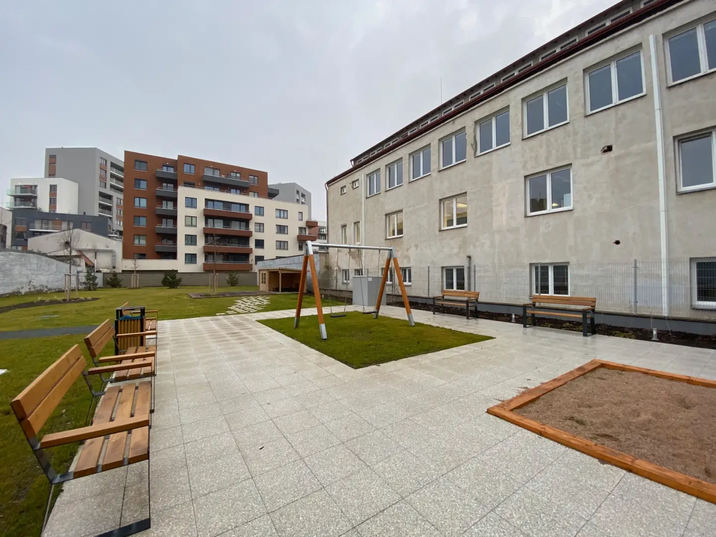 Pronájem bytu 1+kk, 33m2 s balkonem Praha Holešovice