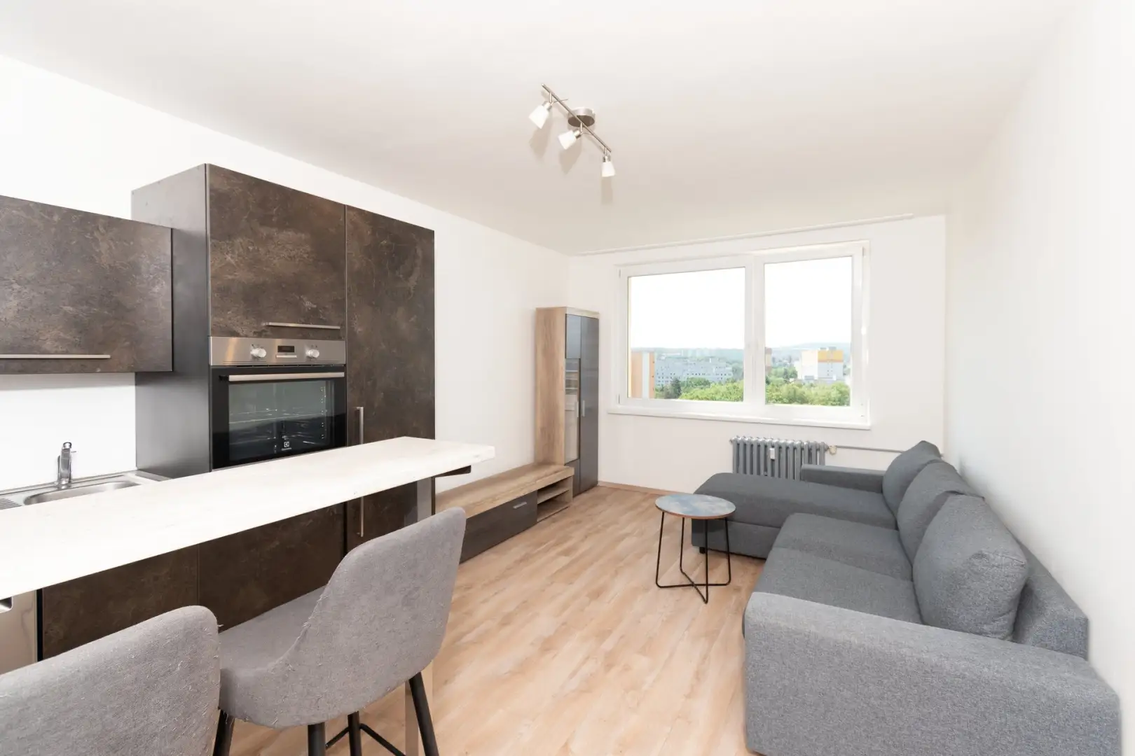 Pronájem bytu 2+kk, 41 m² - Praha - Modřany