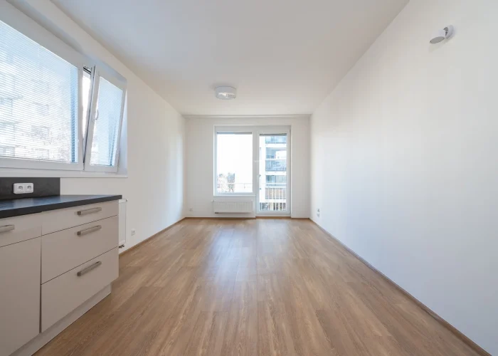Pronájem bytu 2+kk/B/G o výměře 55m² - Praha - Střížkov