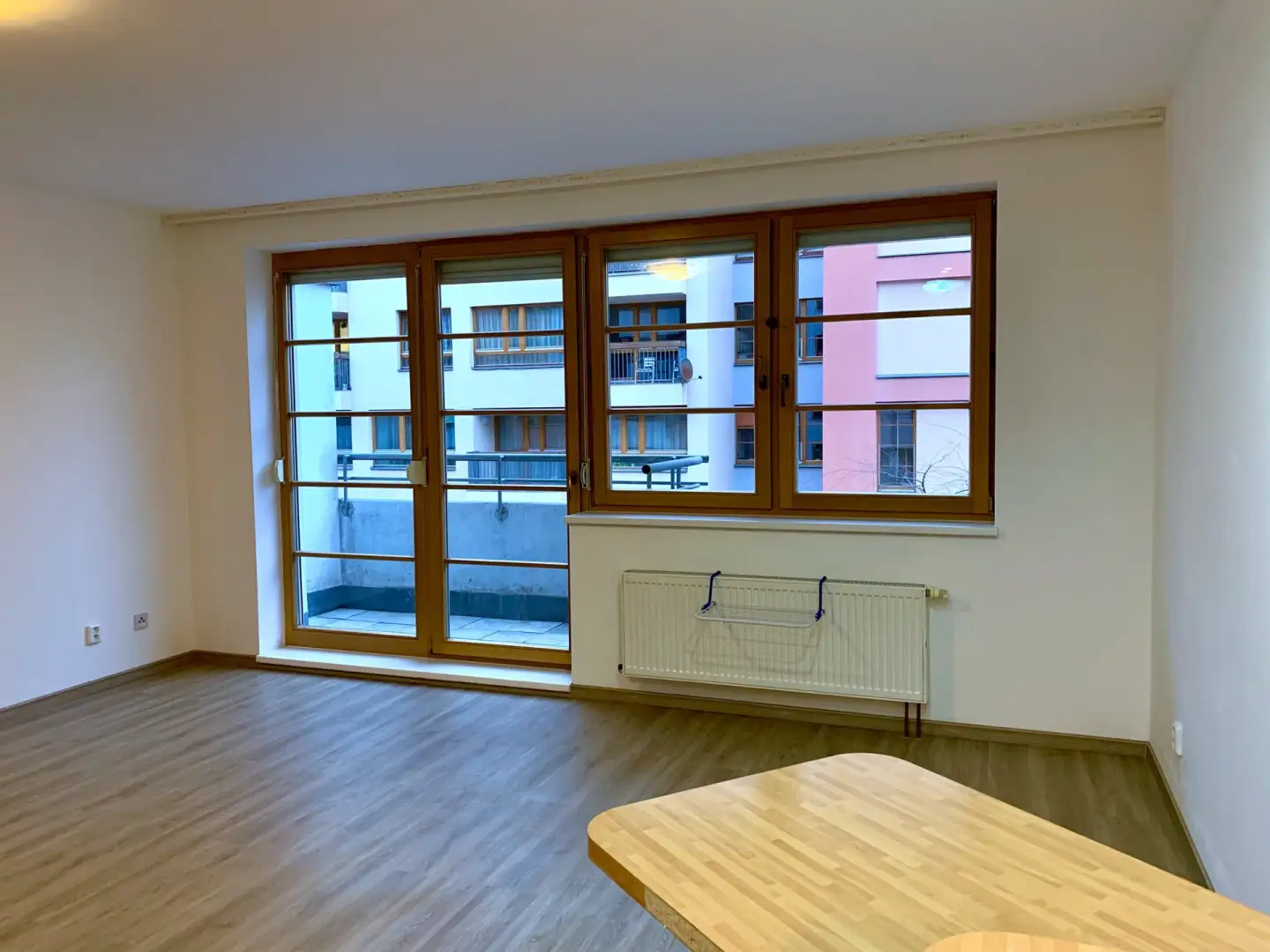 Pronájem bytu 1+kk, 42m2, balkon, garáž