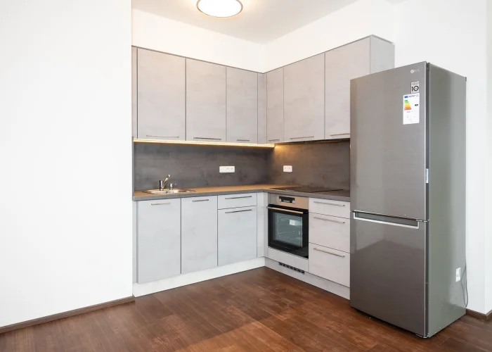 Pronájem bytu 2+kk s balkónem, ulice Poděbradská 1158/49, Praha - Hloubětín