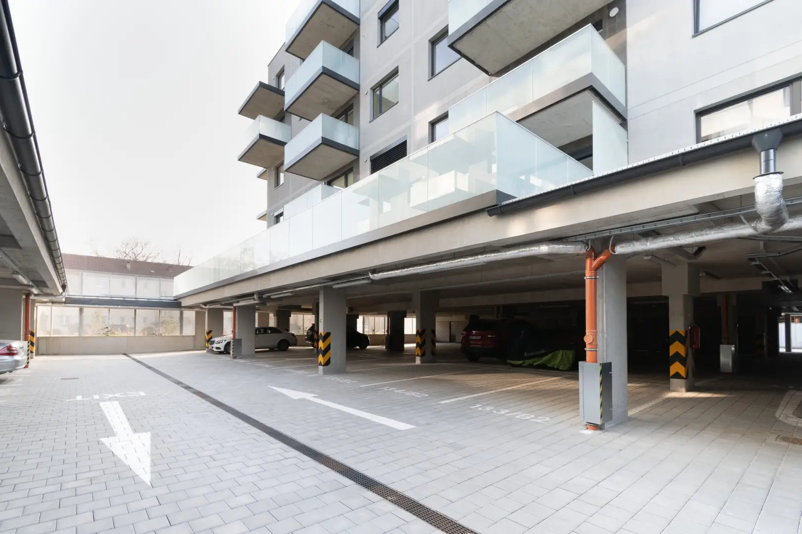 Pronájem garážového stání 13 m², Praha - Prosek