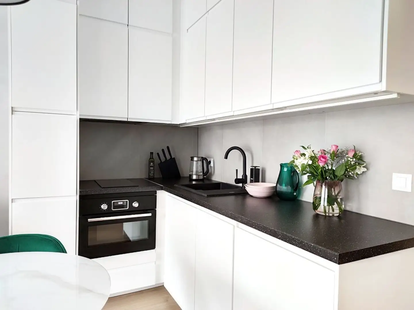 Pronájem krásně zařízeného bytu 1+kk, 24 m² - Tuchoměřice