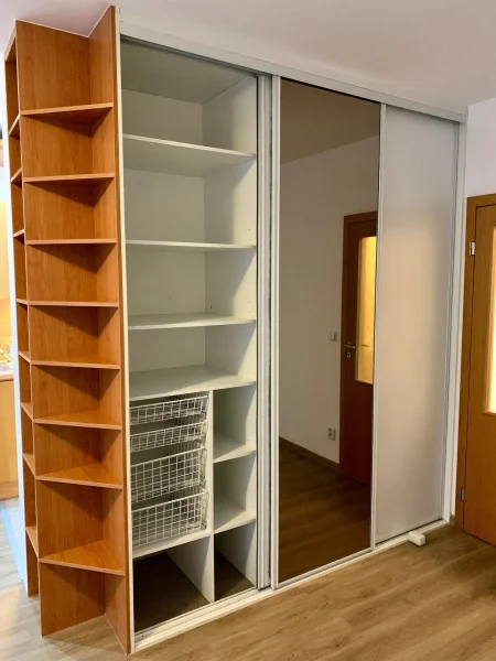 Pronájem bytu 1+kk, 42m2, balkon, garáž