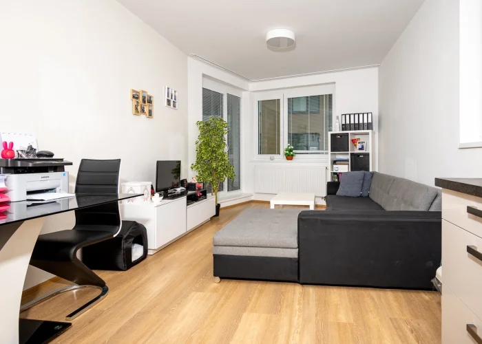 Pronájem bytu 2+kk, 56,9m2, ulice Makedonská, Praha - Střížkov