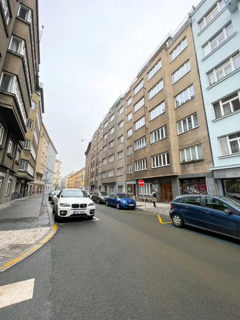 Pronájem bytu 2+kk, ulice Veverkova 1418/10, Praha - Holešovice