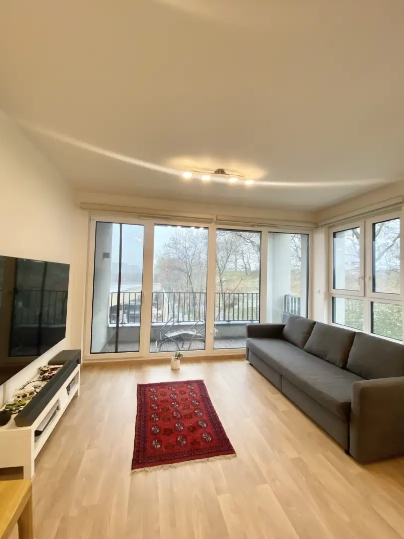 Pronájem světlého bytu 2+kk + B/S/G, ulice Olgy Havlové, Praha 3