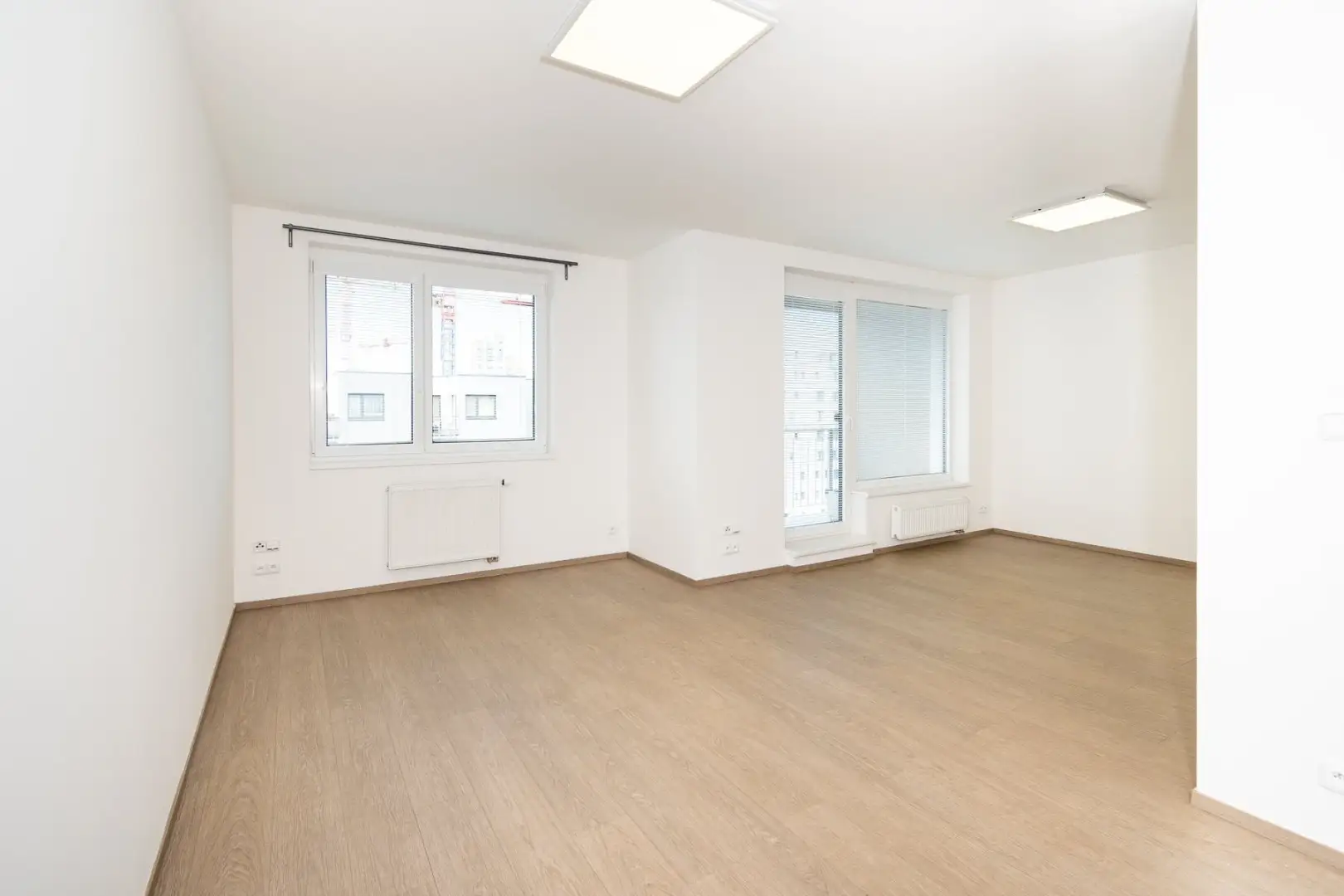 Pronájem byty 1+kk, 56 m² - Praha - Vysočany