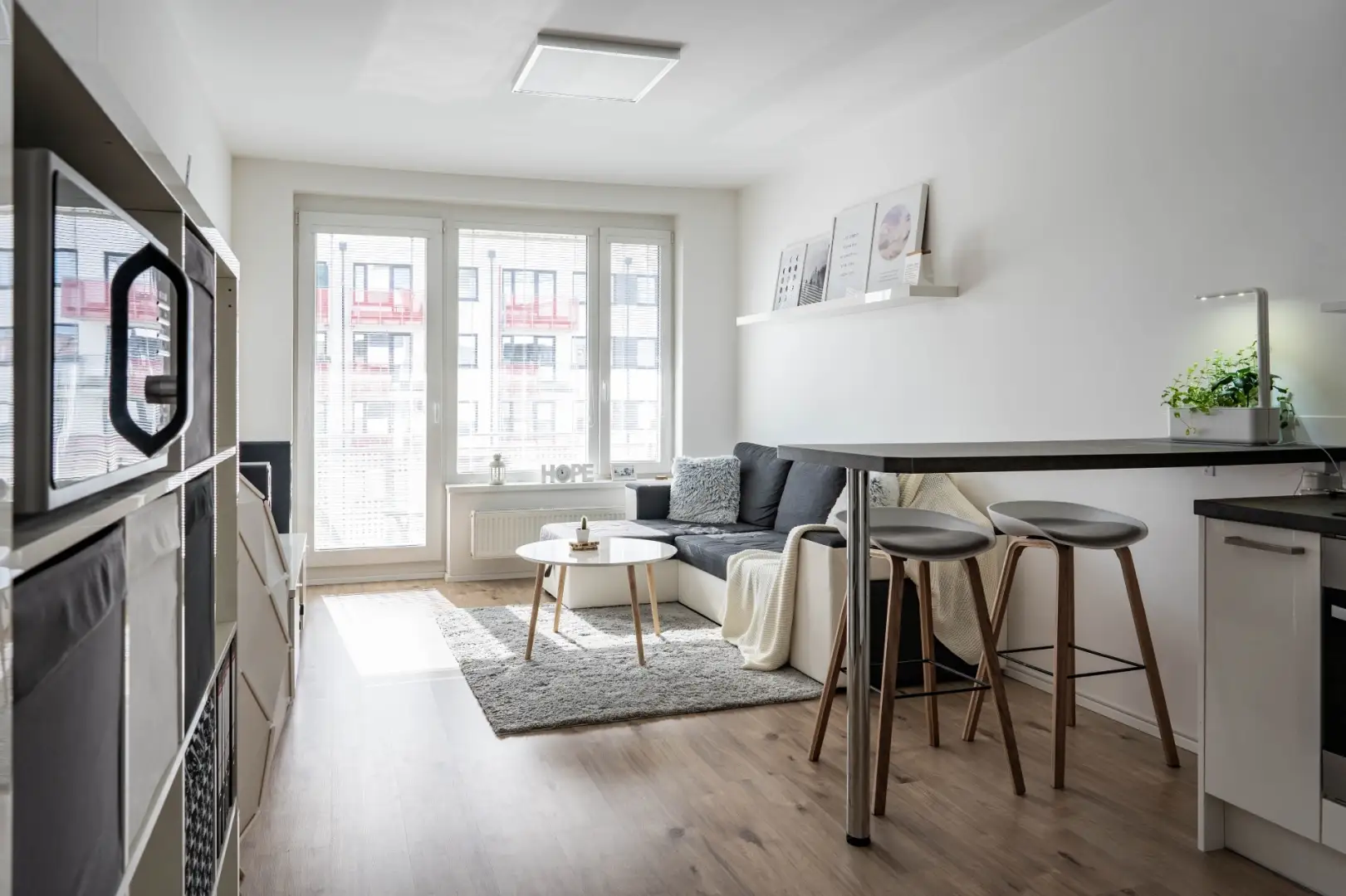 Pronájem bytu 2+kk/B/G o výměře 54m² - Praha - Dolní Měcholupy