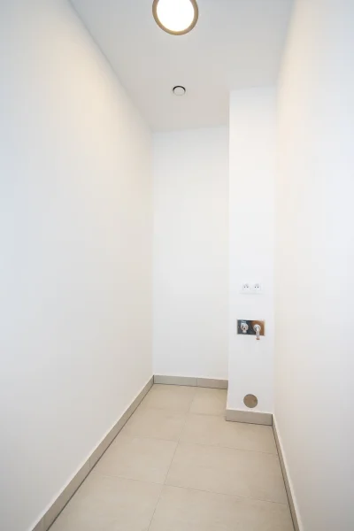 Pronájem byty 2+kk, 54 m² - Praha - Modřany