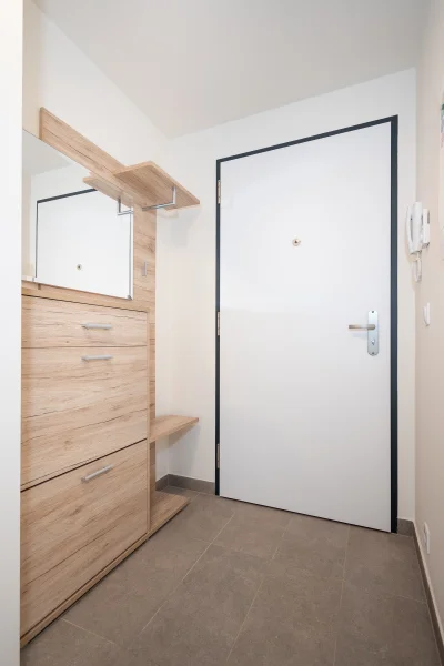 Pronájem bytu 1+kk 32 m², ulice Smržových 1035/12, Praha - Vysočany