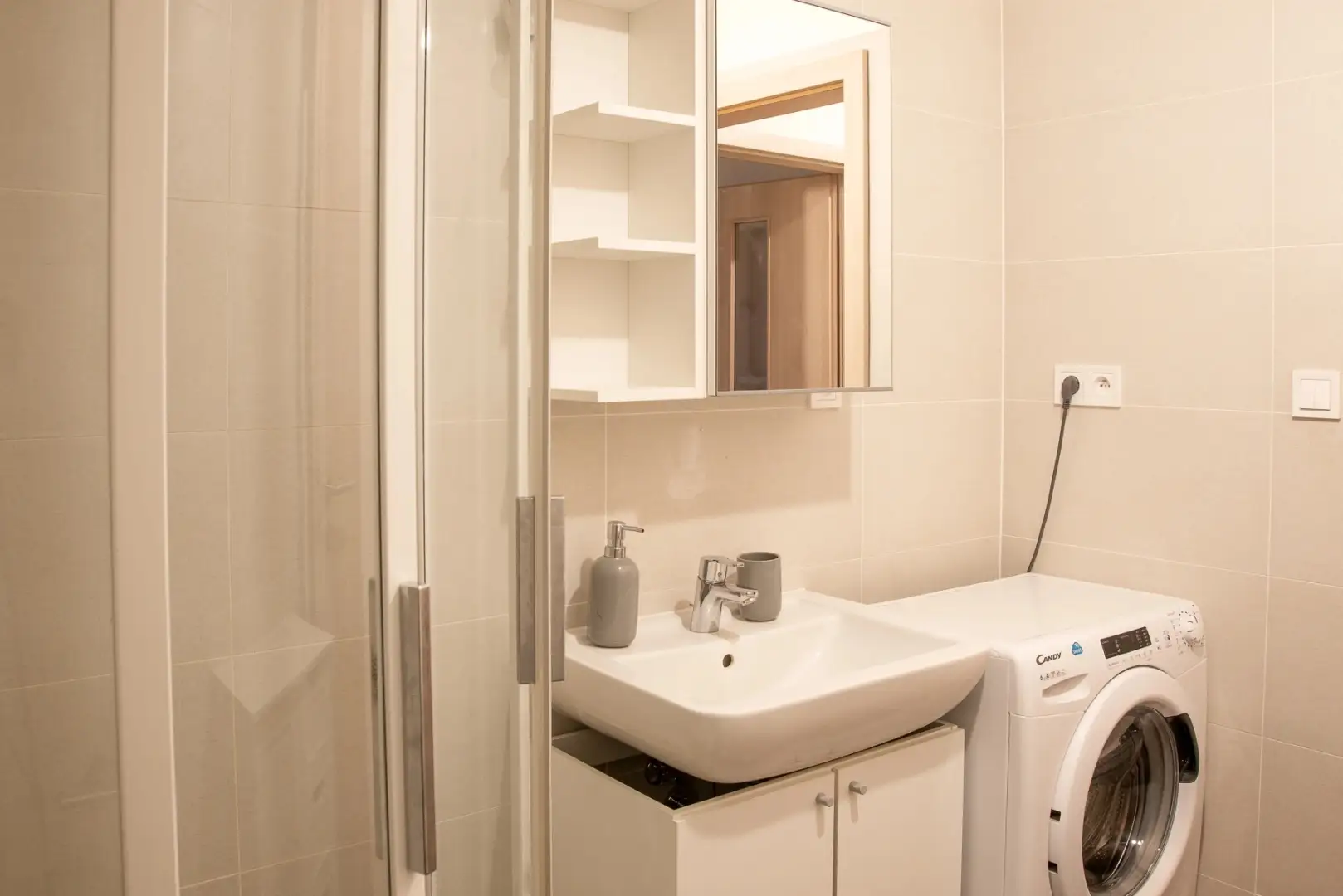 Pronájem bytu 1+kk,  35 m², terasa 7 m2, parkovací stání