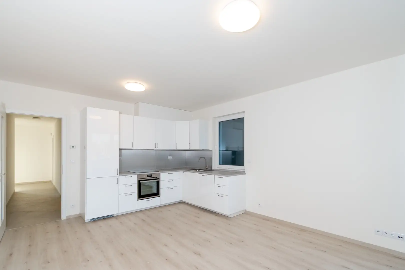 Pronájem bytu 2+kk, 57 m² - Praha