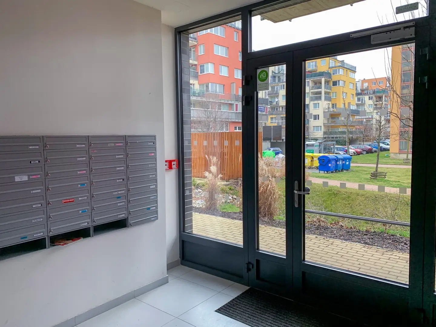 Pronájem bytu 2+kk/B, 53m² - Praha - Střížkov