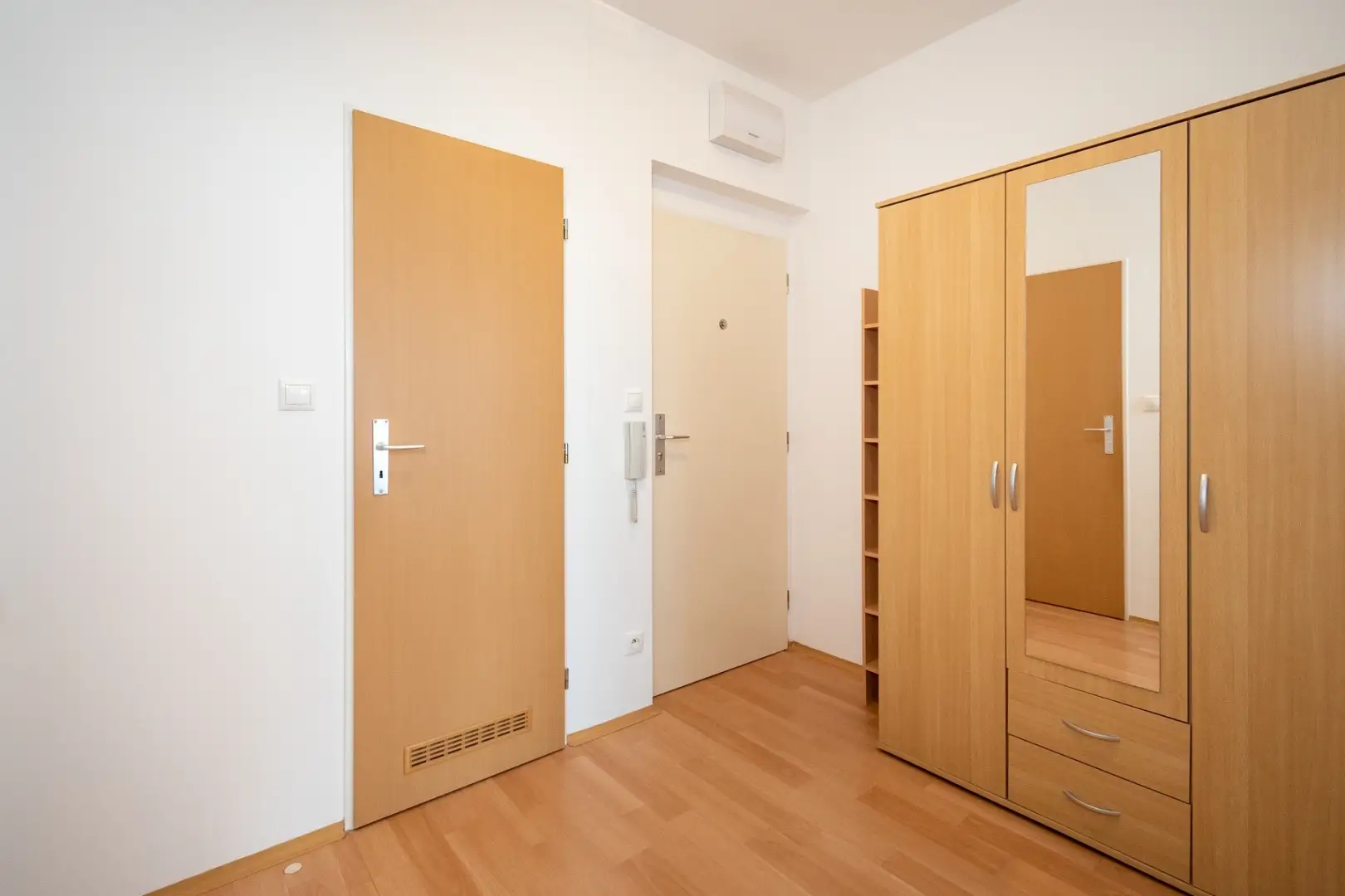 Podnájem bytu 2+kk, ulice Saturnova 1332/52, Praha - Uhříněves