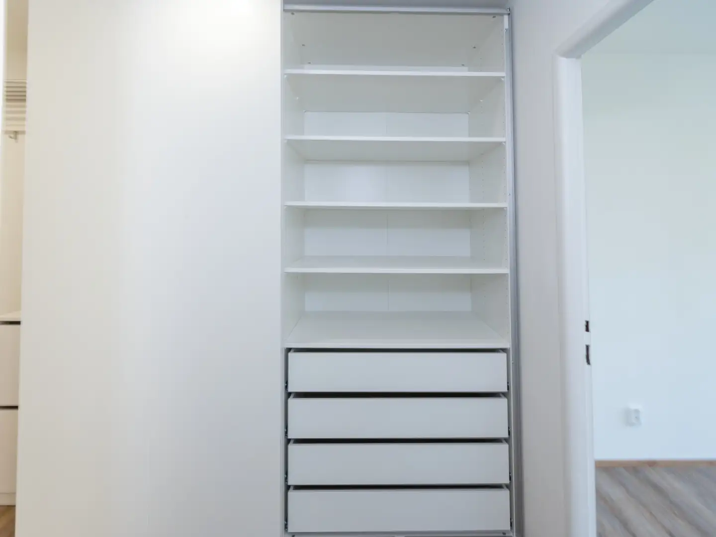 Pronájem bytu 2+kk, 45 m² - Praha - Kobylisy