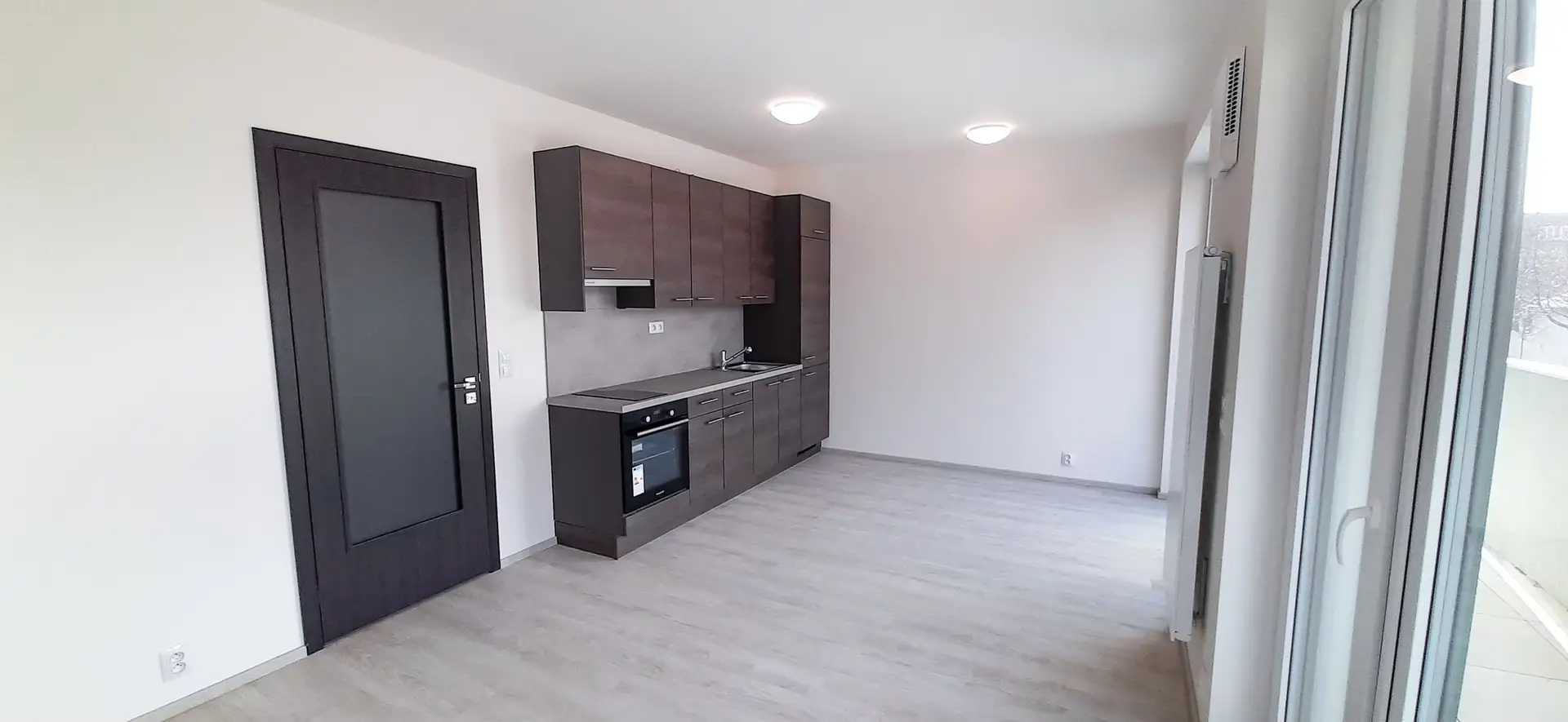 Pronájem bytu 1+kk, 33m2 s balkonem