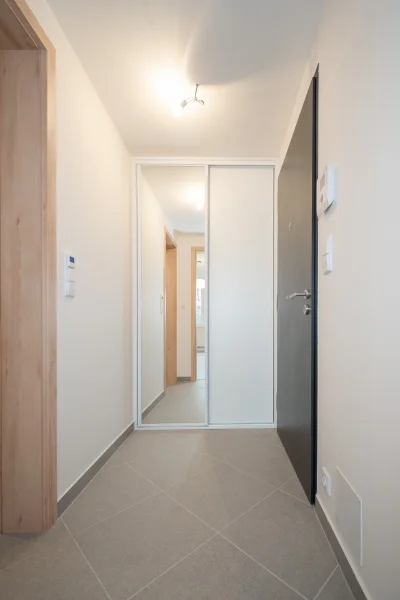 Pronájem bytu 2+kk, 43m², ulice Jankovcova 1629/65, Praha - Holešovice