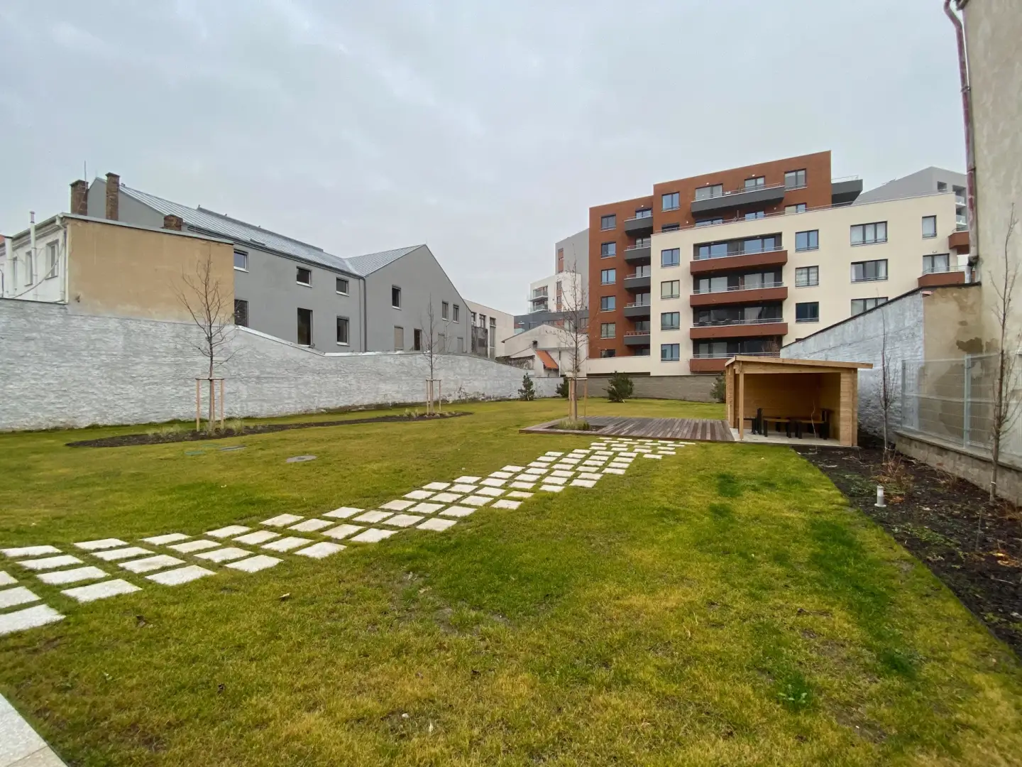Pronájem bytu 1+kk, 33m2 s balkonem Praha Holešovice