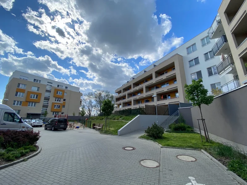 Pronájem bytu 1+kk/ 35m2,  ulice Františka Diviše, Praha Uhříněves