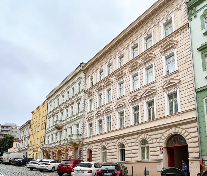 Pronájem bytu 2+kk,  37m² - Praha - Nusle