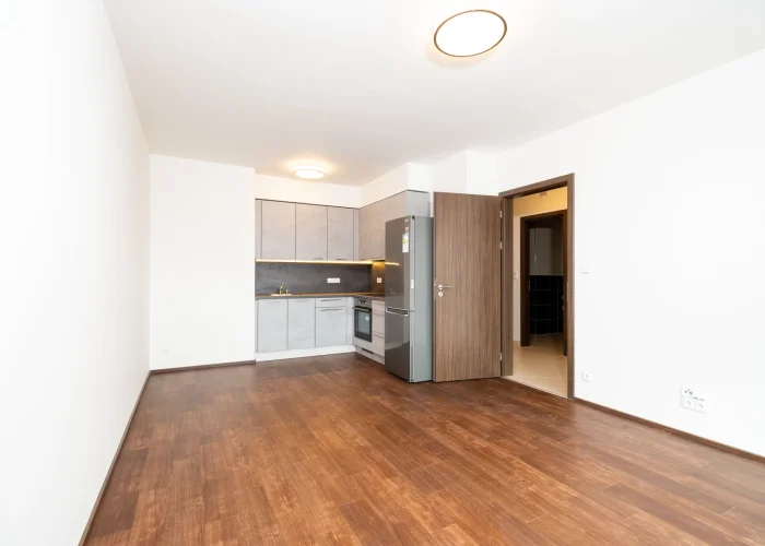 Pronájem bytu 2+kk s balkónem, ulice Poděbradská 1158/49, Praha - Hloubětín