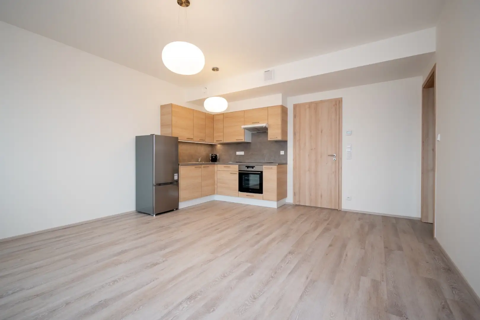 Pronájem bytu 2+kk, 43m², ulice Jankovcova 1629/65, Praha - Holešovice