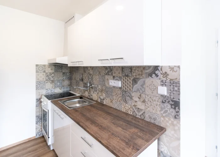 Pronájem bytu 2+kk, 45 m² - Praha - Kobylisy