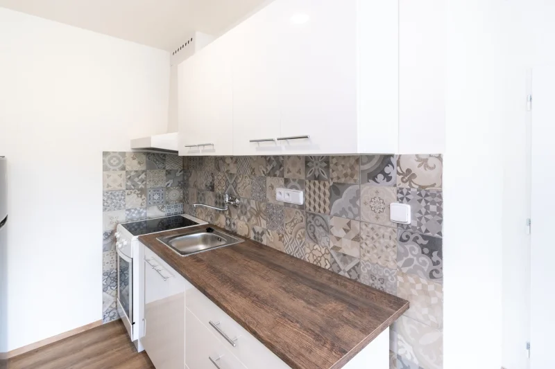 Pronájem bytu 2+kk, 45 m² - Praha - Kobylisy
