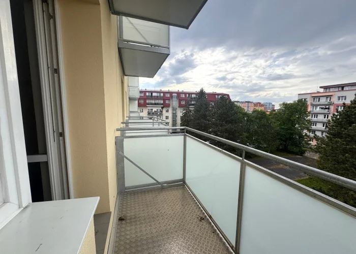 Pronájem bytu 3+kk/B, po rekonstrukci, zařízený, Praha - Letňany