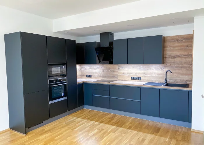 Pronájem bytu 2+kk, 58m2 s balkonem