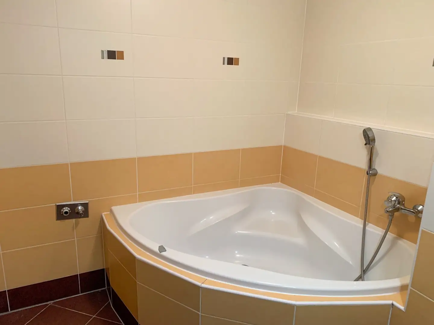 Pronájem bytu 1+kk, ulice Milotická 458/16, Praha - Zličín