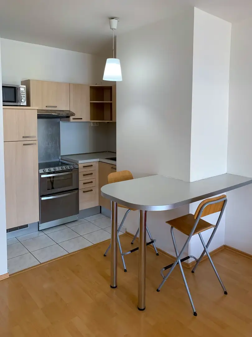 Pronájem bytu 2+kk/B/G o výměře 50m²  v lokalitě Praha - Vysočany