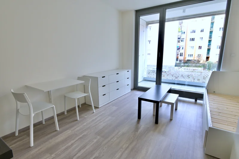 Pronájem bytu 1+kk o výměře 33 m² s lodžií v lokalitě Praha - Košíře