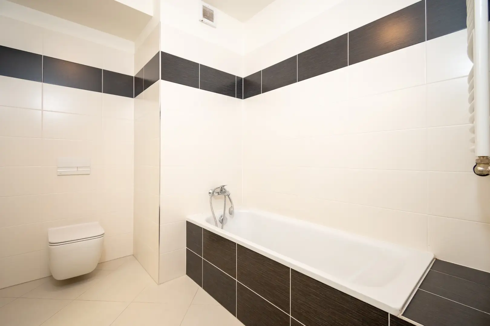 Pronájem bytu 1+kk, ulice Makedonská, 34 m² + balkon