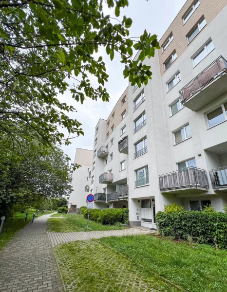 Pronájem byty 1+kk, 33 m² - Praha - Hlubočepy