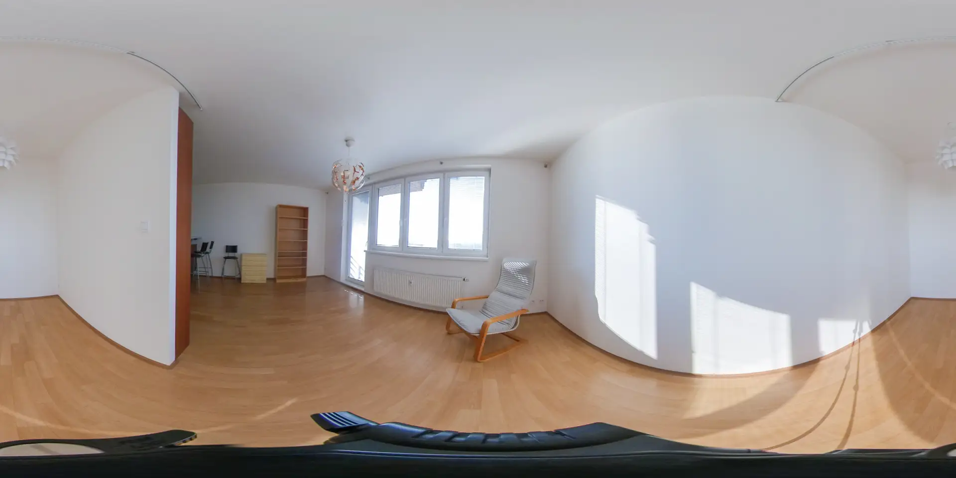 Nabízíme k pronájmu byt 1+kk, ulice Hnězdenská 767/2, Praha - Troja