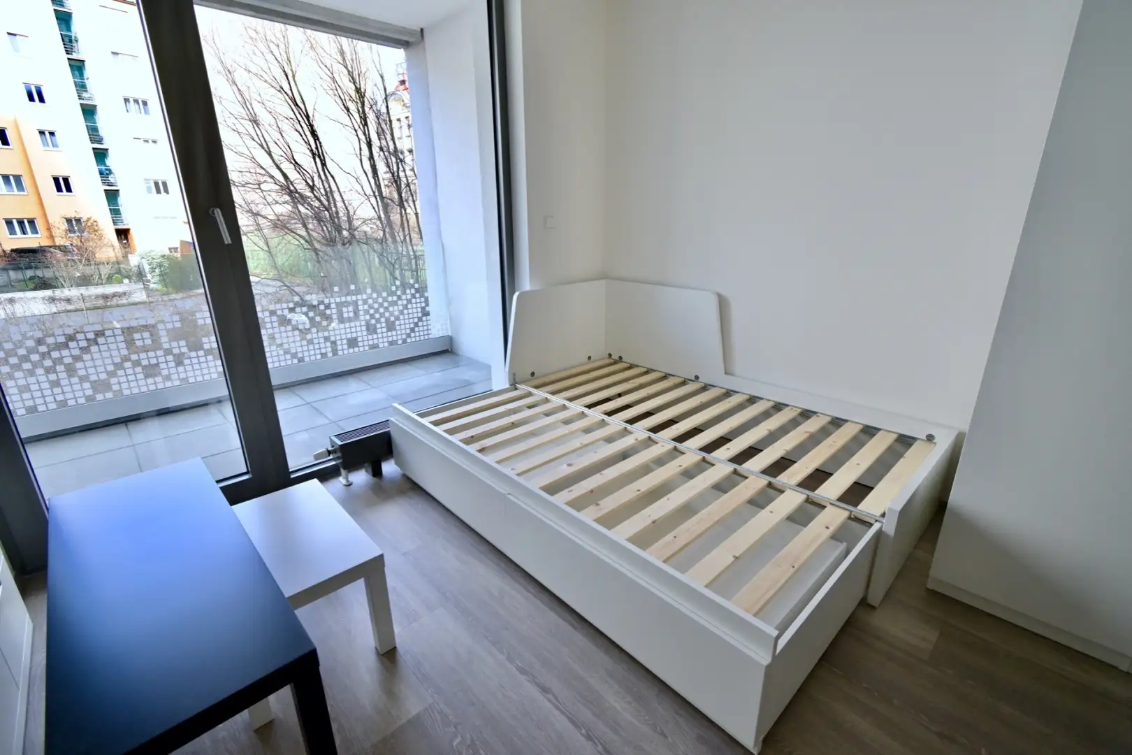 Pronájem bytu 1+kk o výměře 33 m² s lodžií v lokalitě Praha - Košíře