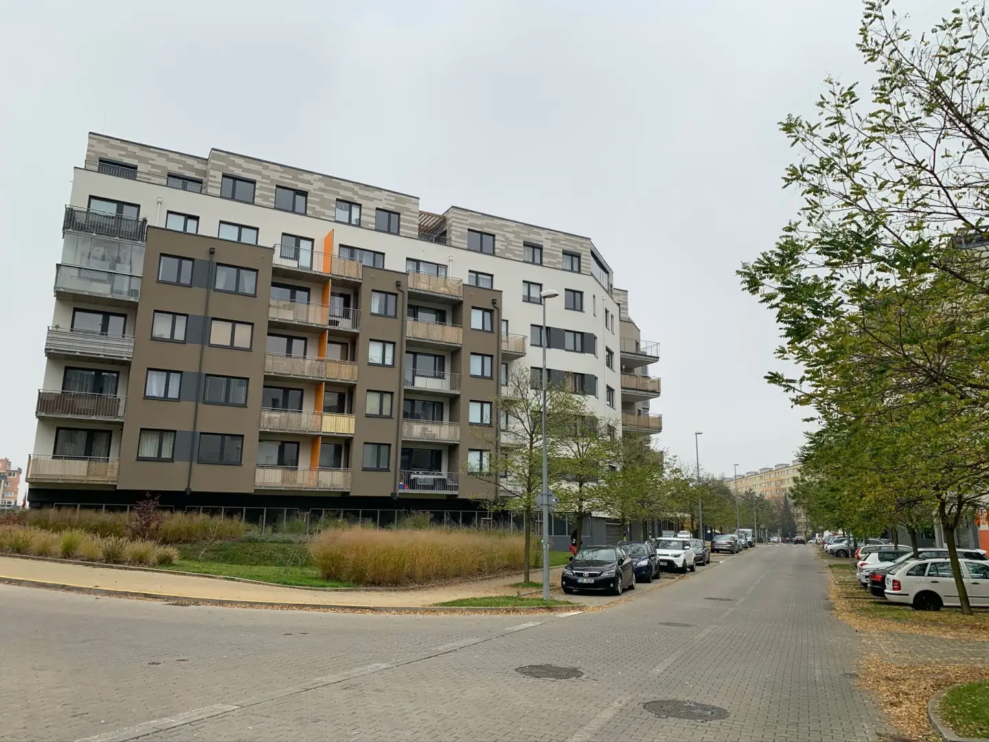Pronájem Bytu 2+kk, 50m2, ulice Makedonská, Praha 9