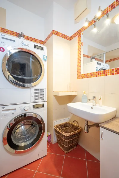 Pronájem zařízeného bytu 2+kk,  60m² s balkonem, Praha - Prosek