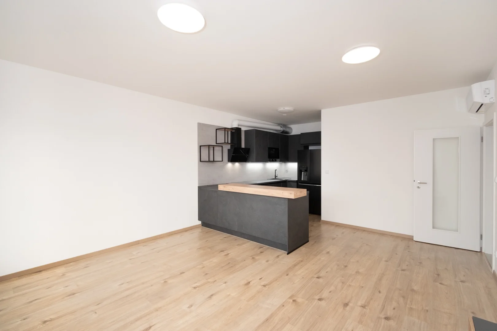 Pronájem byty 3+kk, 88 m² - Praha - Dolní Počernice