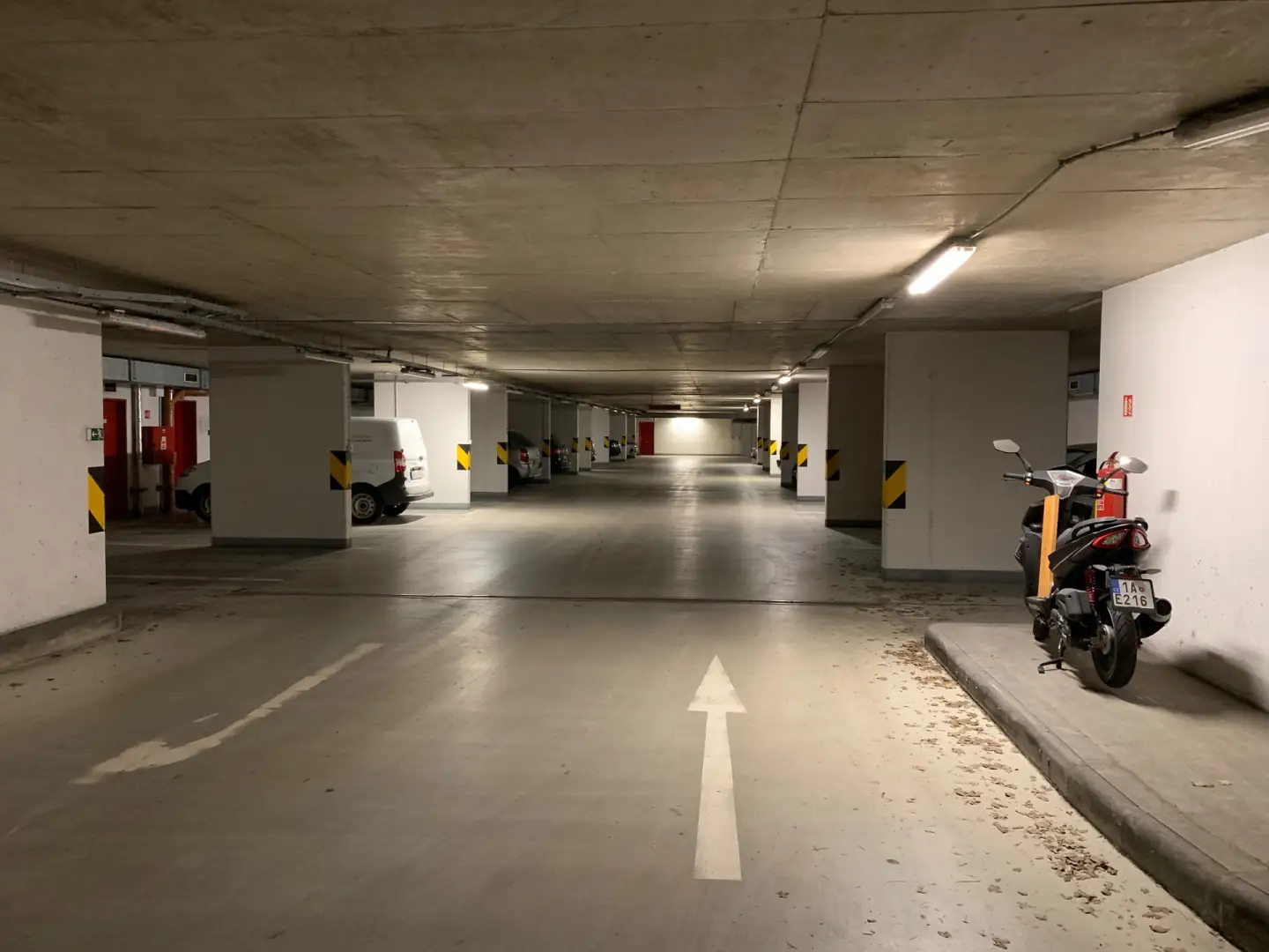 Pronájem garážového stání - Praha - Vysočany - Kabešova