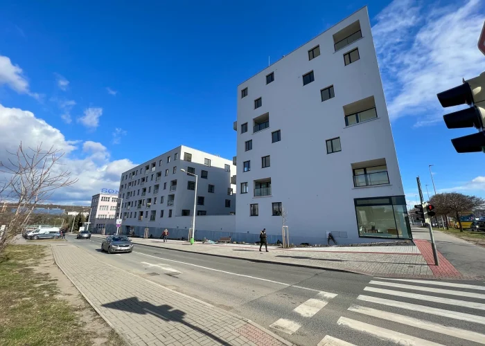 Pronájem bytu 2+kk s balkónem, ulice Poděbradská 1158/49, Praha - Hloubětín