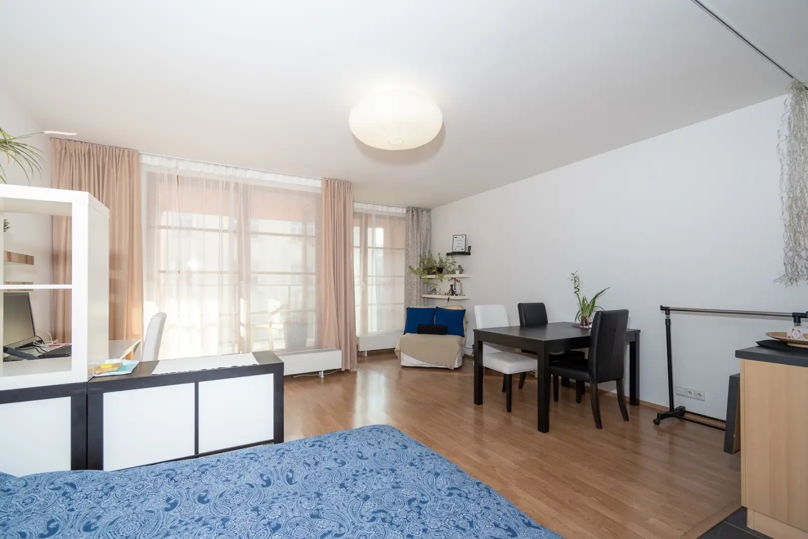 Pronájem bytu 1+kk, 47m2, s balkónem a garáží